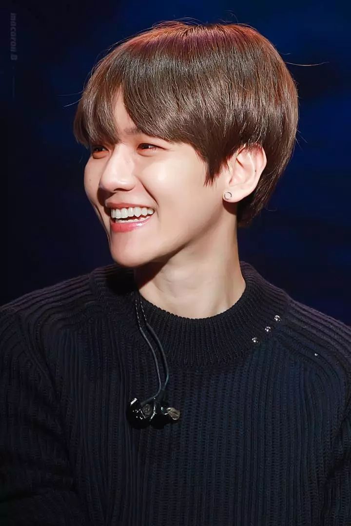 因为偶像变成了最好的自己,偶像应该成为更多人的力量