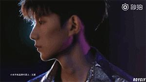 因为偶像变成了最好的自己,偶像应该成为更多人的力量