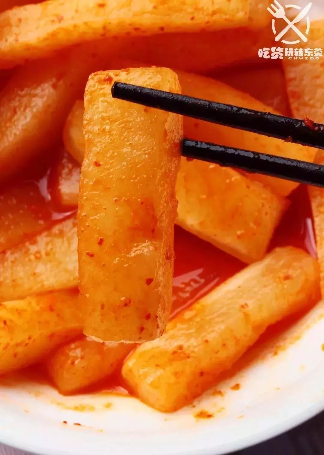 她连续三年，走遍大半个韩国学习传统泡菜，改良后的泡菜，要排单一个星期以上才能买到！