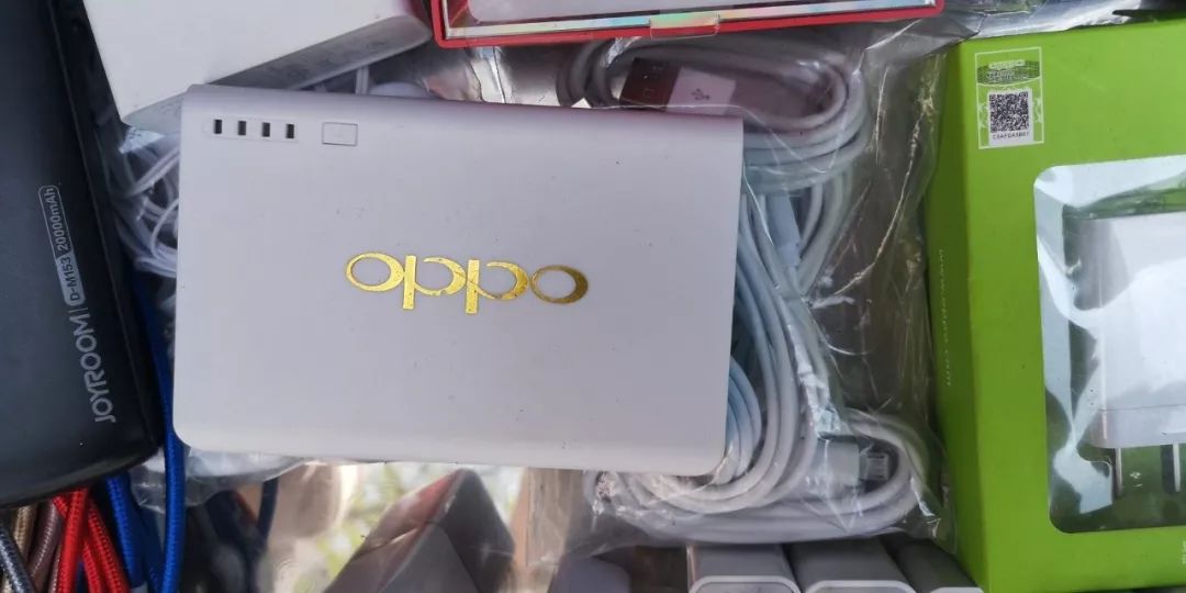 火车站卖小米充电宝可以吗,新买小米充电宝要充几个小时电