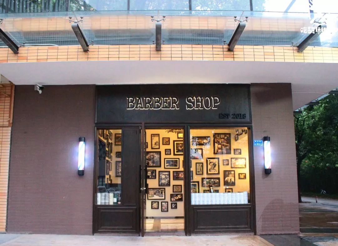 隐藏的威士忌酒柜,隐藏很深的酒