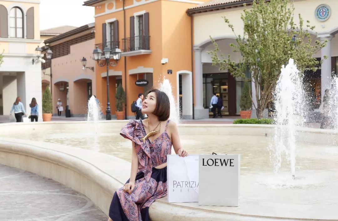 怎么穿让人看起来很贵,怎样穿看起来既普通又好看