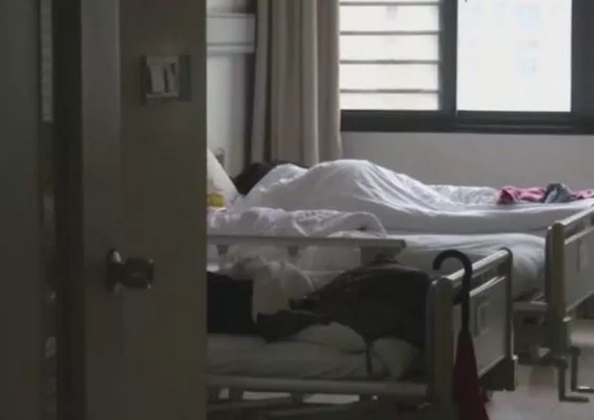 女子怀孕三个月肚子却非常大,怀孕六周子宫里面是空的