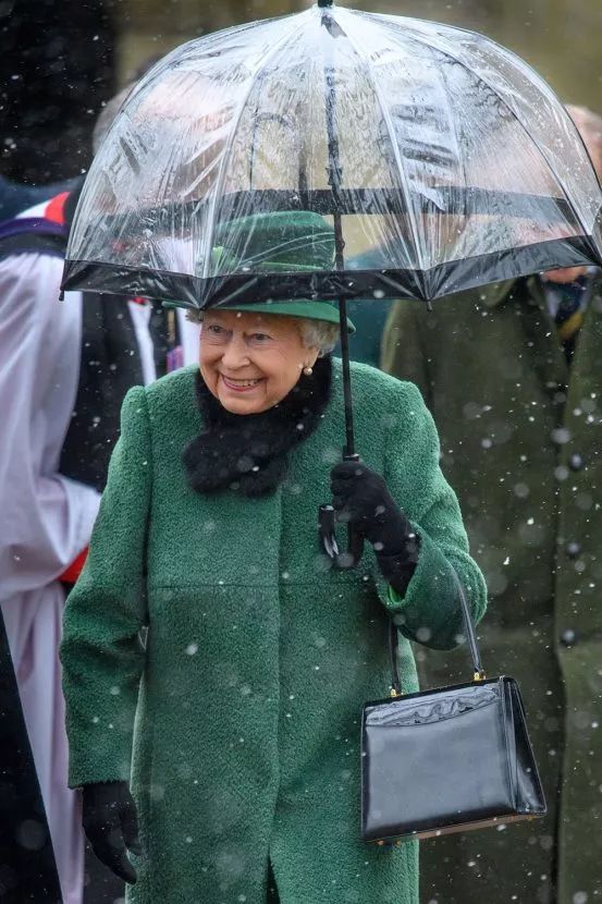 *裤内**都晒不干的梅雨季，江浙沪男人如何保持体面？丨基本款