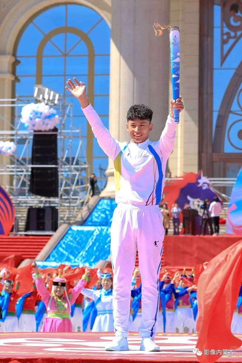 圣火点燃了,圣火已经点燃