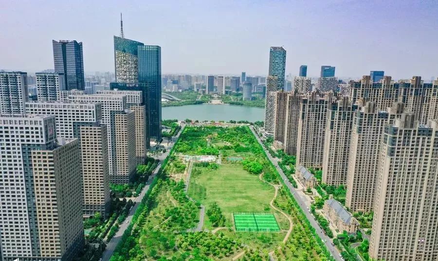 能踢足球打篮球的公园,绿轴足球公园