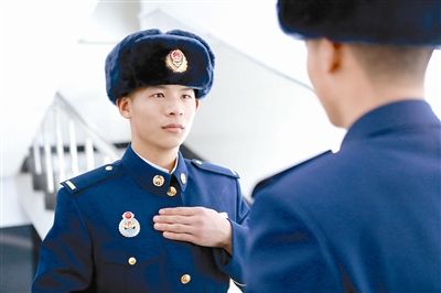 一个森林消防站有多少人,三个森林消防员