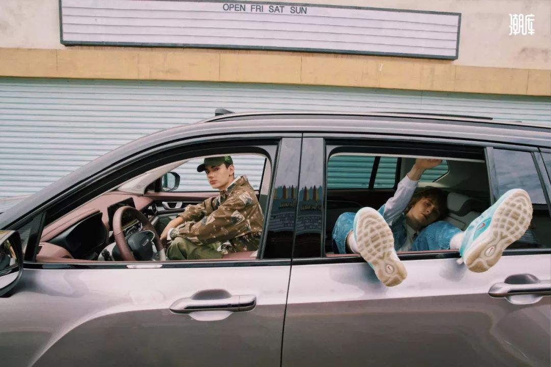 现在买球鞋真的便宜了吗,为什么球鞋的价格每天都在变