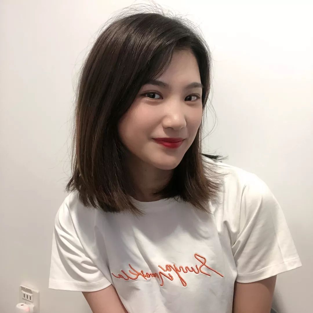 要向学习成绩优秀的同学看齐,向优秀的同学看齐