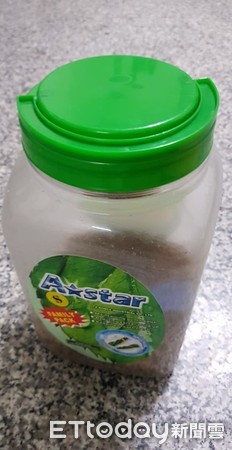 浪喵饲料整桶不见　2狗偷吃+外带