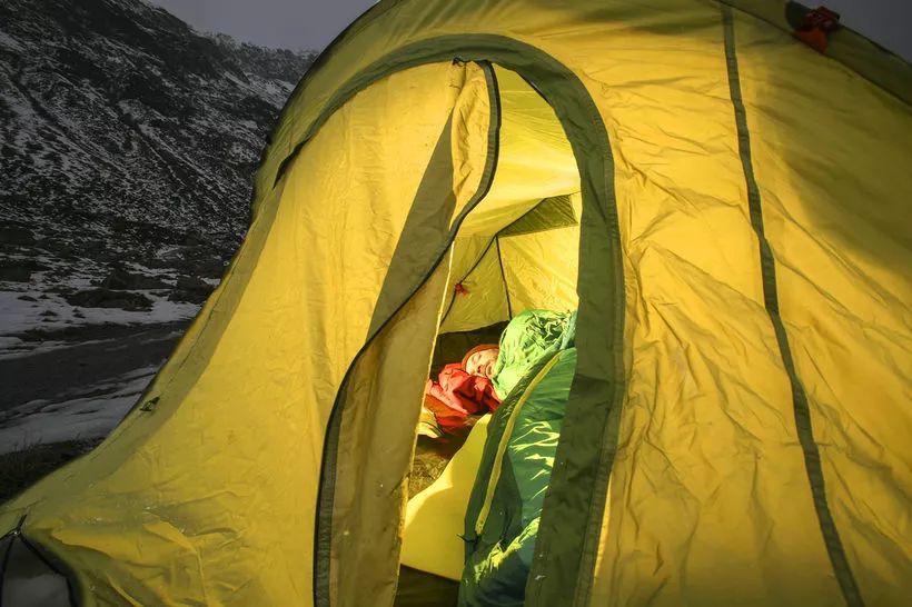 铃木吉姆尼试驾视频,硬朗的造型全新铃木吉姆尼实车