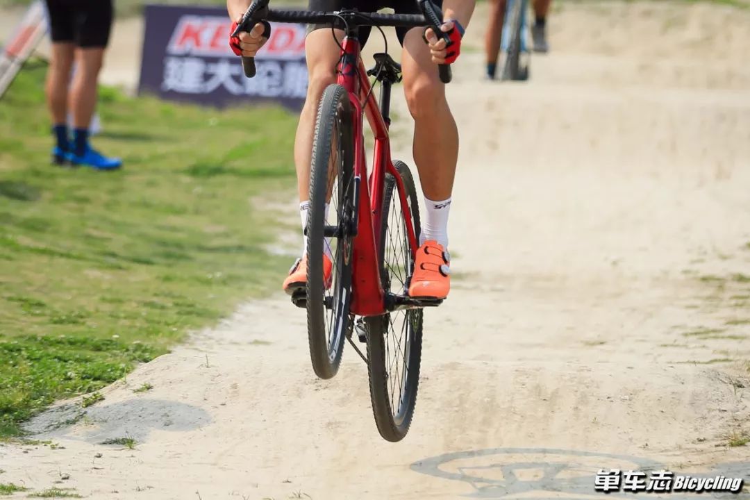 建大adv龟背轮胎,2019款建大轮胎测评