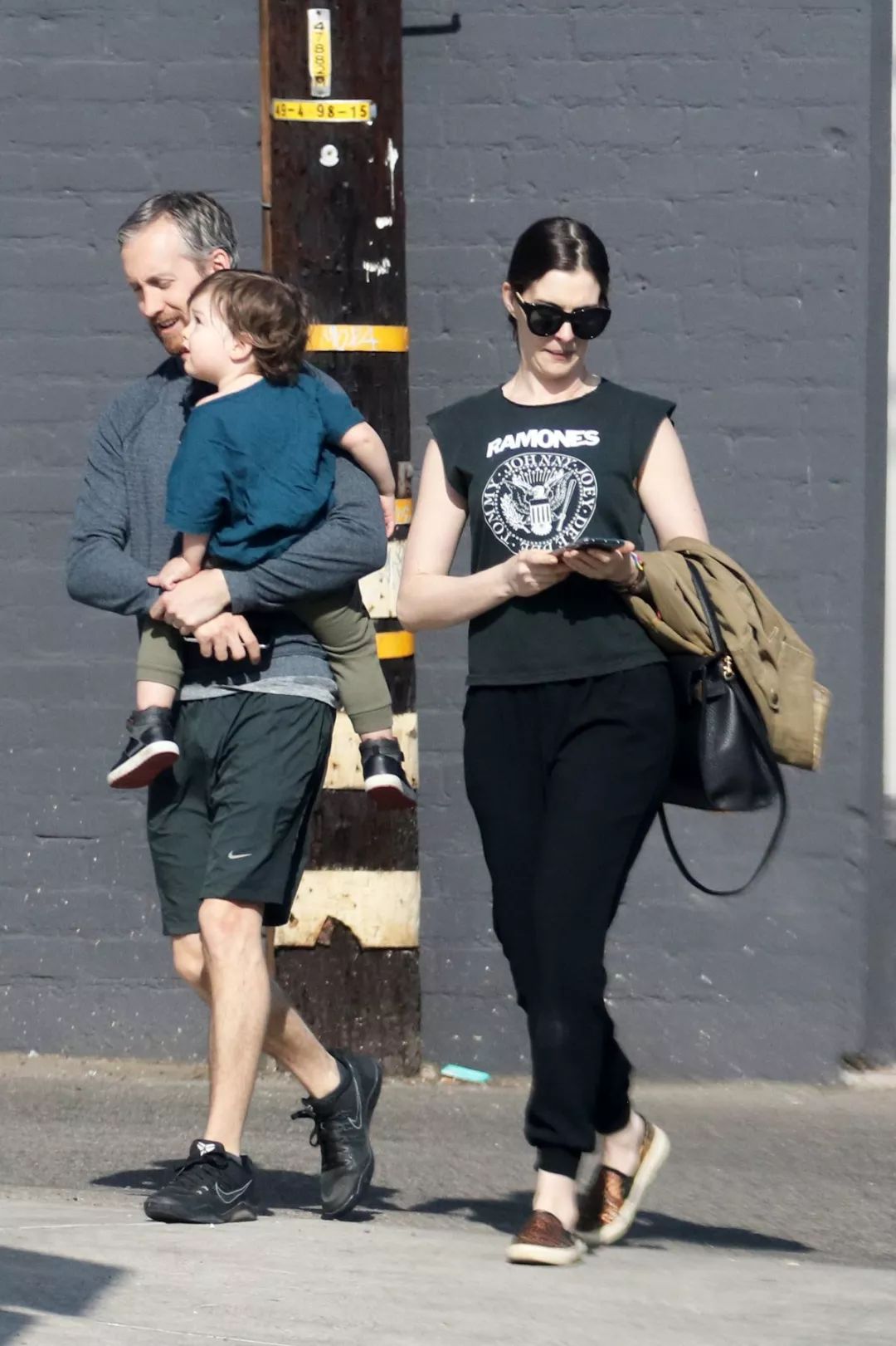 她因为这张照片遭群嘲上热搜,然而习惯了被黑的她这样说……