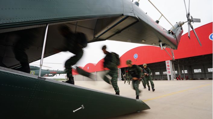 武警山鹰突击队军事演习,武警特战小队战术训练