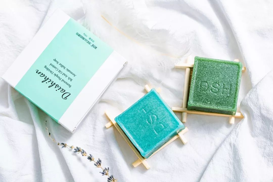 鼻尖挤出白色的是什么,鼻子上挤出的白丝怎么解决