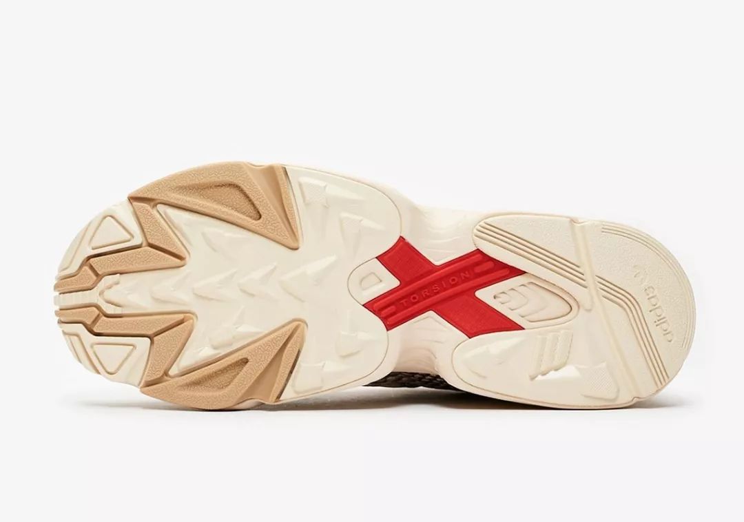 yeezy350v2light变色科技,yeezy350v2潮流穿搭