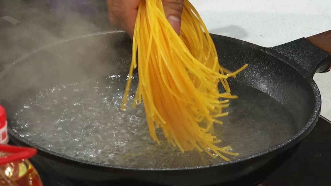 金丝牛肉拌面,椒麻金丝拌面