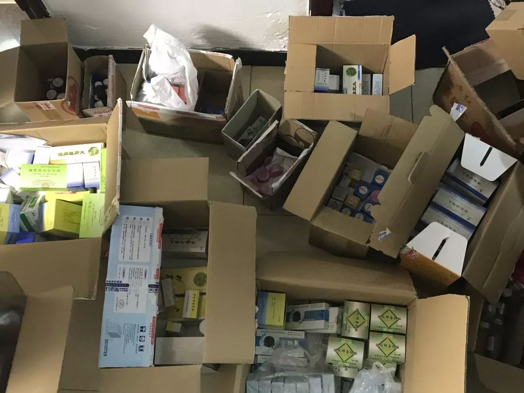 可恨！这对夫妻囤积“明星小药”再以5倍价格出售！拘！