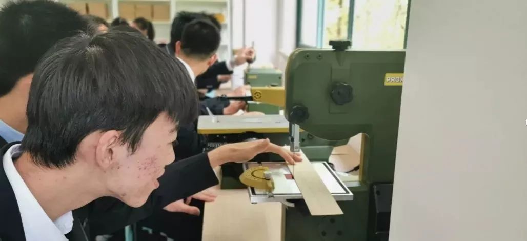 上海市宝山中学靠近复旦大学,宝山区与复旦共建学校