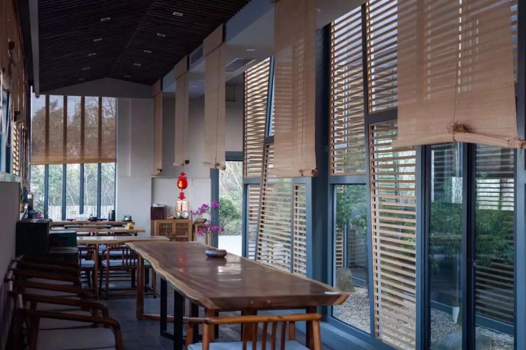 市区出发1h藏着一个“绿岛”？赛车、帆船、直升机…梅山原来如此洋气！