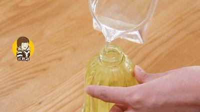 风油精滴在鞋子上的妙招,风油精滴在鞋子上擦不掉怎么办