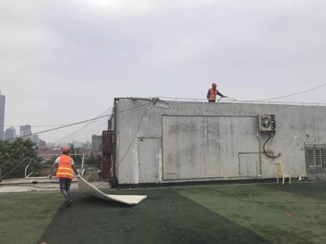 屋顶空中足球场,百信广场空中足球场