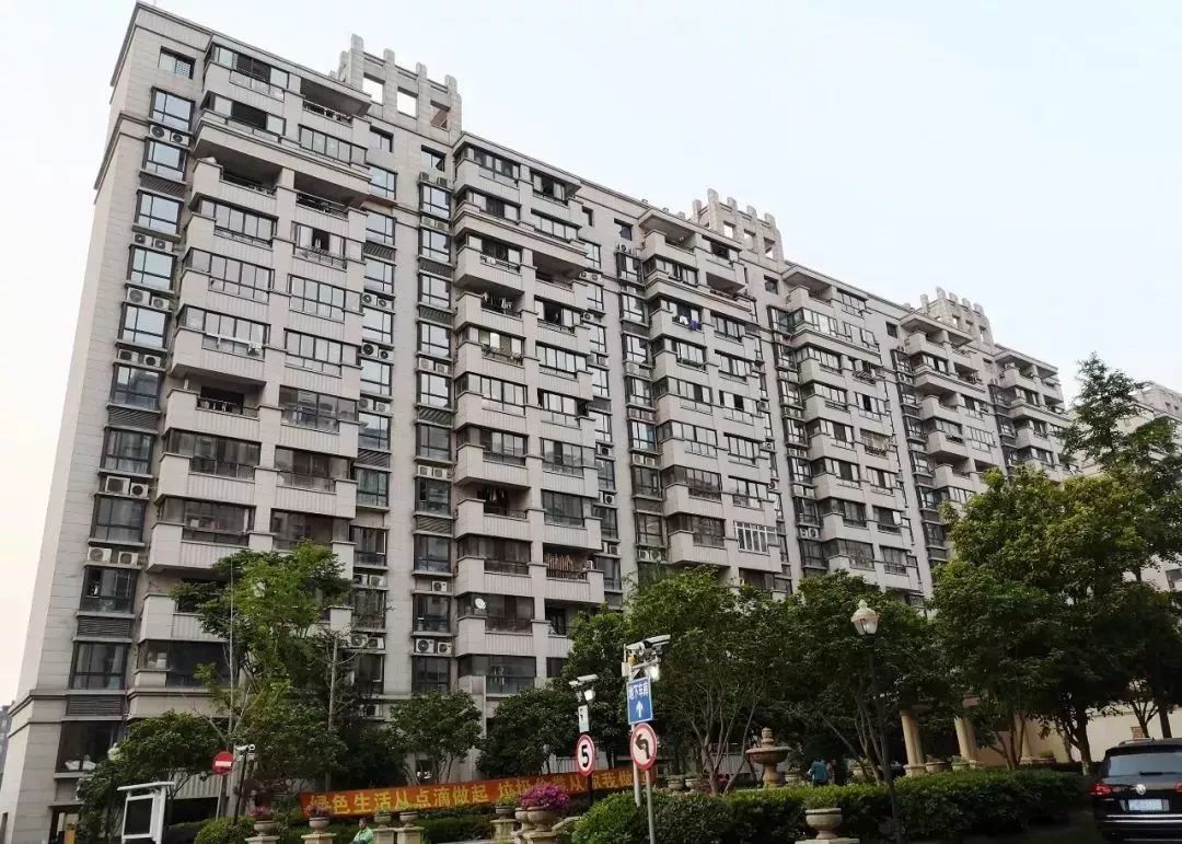 小区整洁的环境让人心情愉悦,小区环境真好看图片