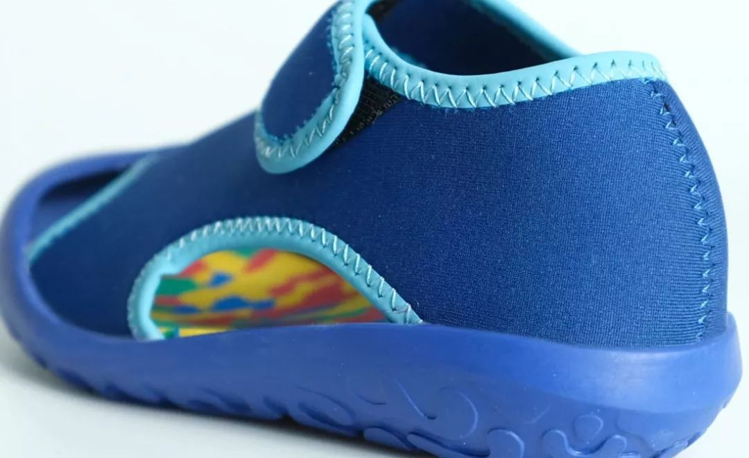 不烧脚又好看的运动风凉鞋推荐,小蓝羊凉鞋男测评