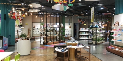 单方面解约拆鞋店内江万达百货被判赔183万