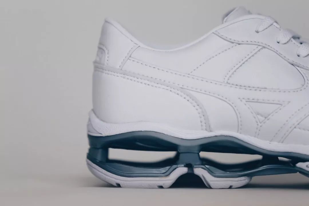 你为什么会买白色鞋？│《每周冷门球鞋大赏》