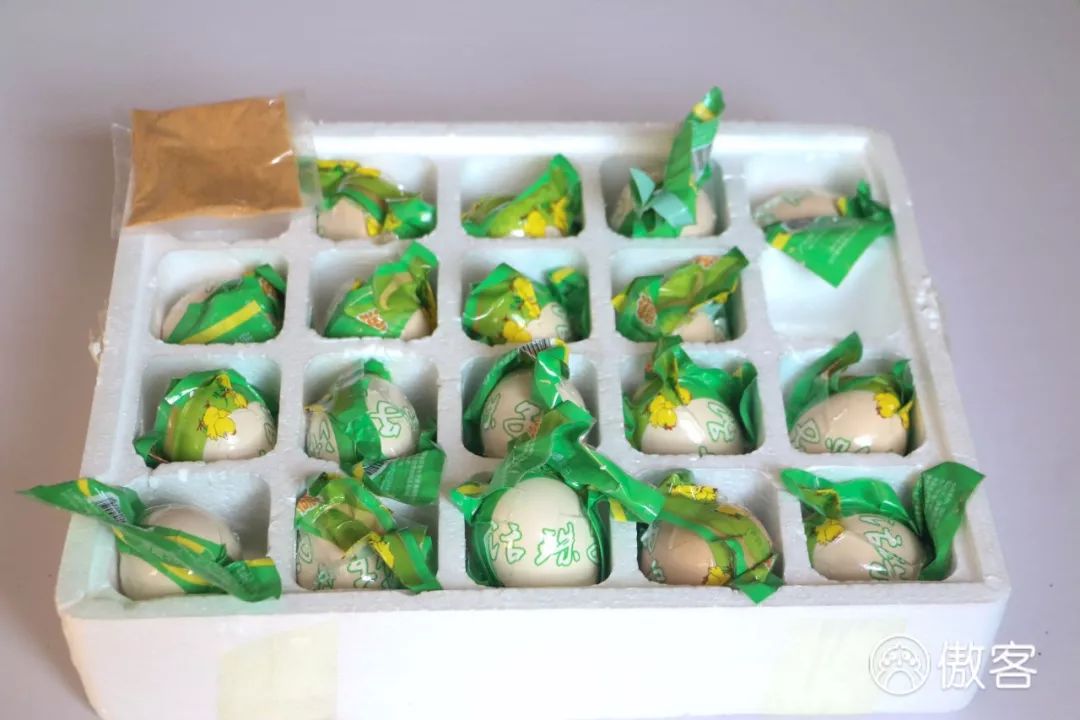 绝交！六一节竟然送我香菜薯片、虫子和卫生巾？