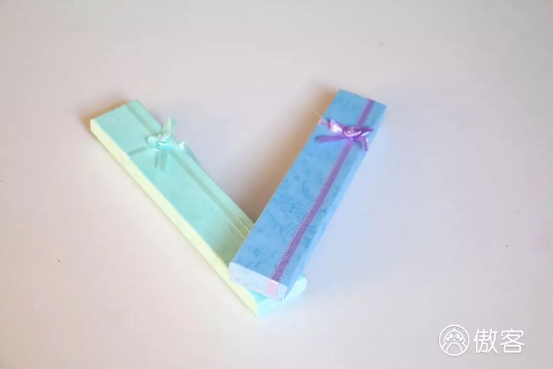 绝交！六一节竟然送我香菜薯片、虫子和卫生巾？