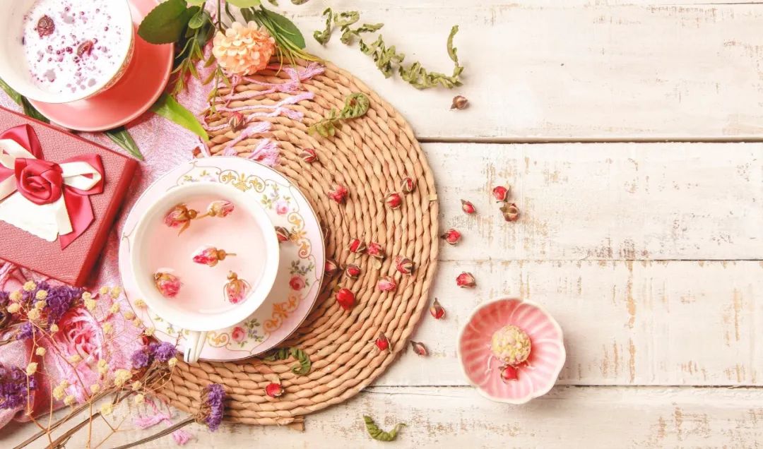 我不介意荆棘是什么意思,我不介意荆棘你是玫瑰原文