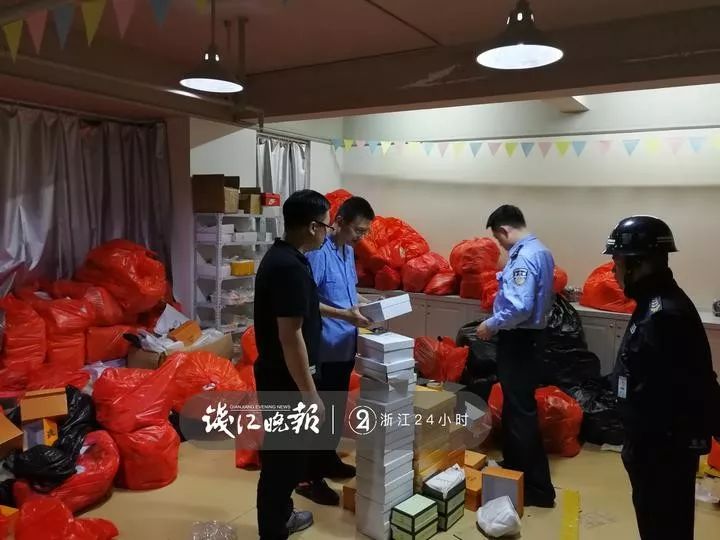 gucci和ysl哪个高档,GUCCICHANEL基础款