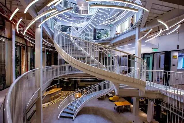 上海必去的打卡墙,上海旋转楼梯攻略