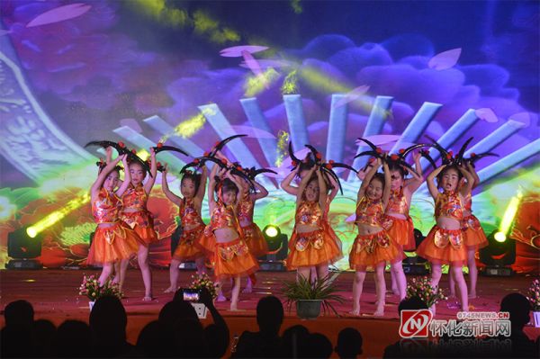 新起点幼儿园文艺汇演开场舞,幼儿园庆六一文艺汇演