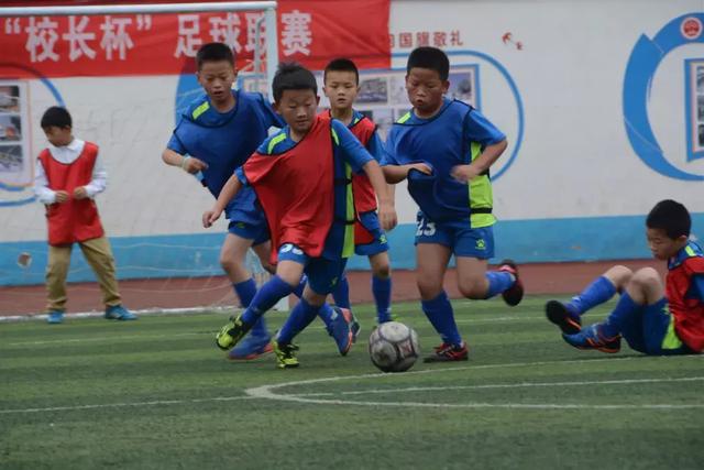 信阳市第一实验小学举行第三届校长杯足球赛