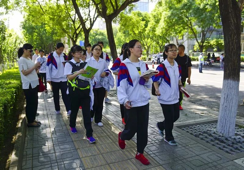 【高考服务】高考突然犯困、头痛、太紧张怎么办？这份健康指南能救急！