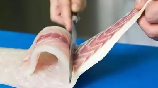 吃完这种菜，男子突然眼珠发黄，尿色如豆油！很多食物能吃出这个病，夏天千万注意...