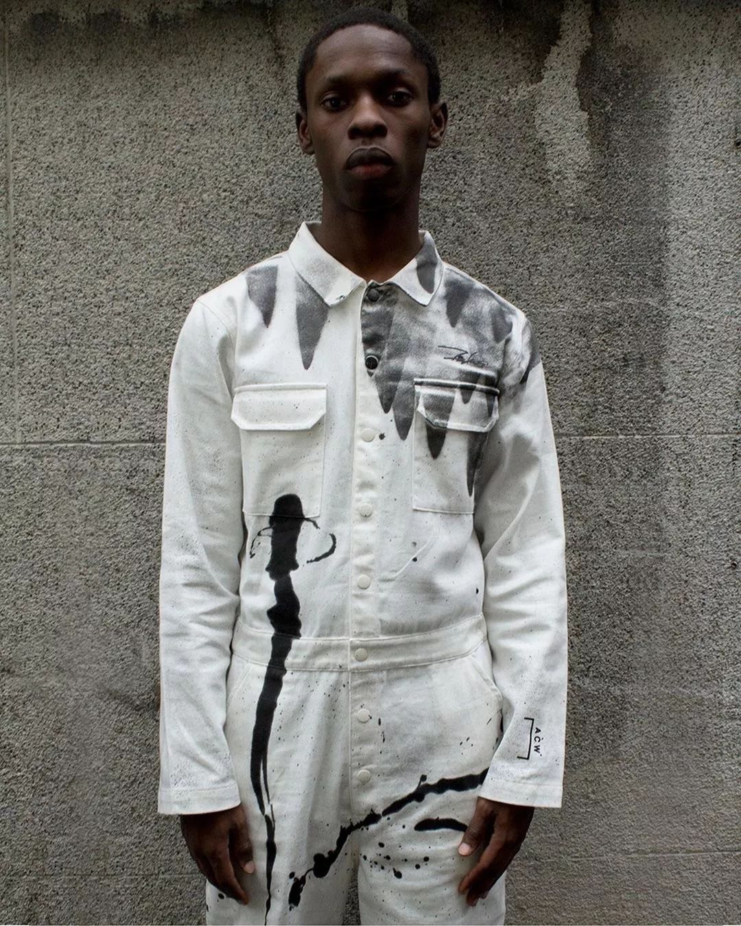 kaws优衣库2021补货,优衣库kaws联名t恤穿搭