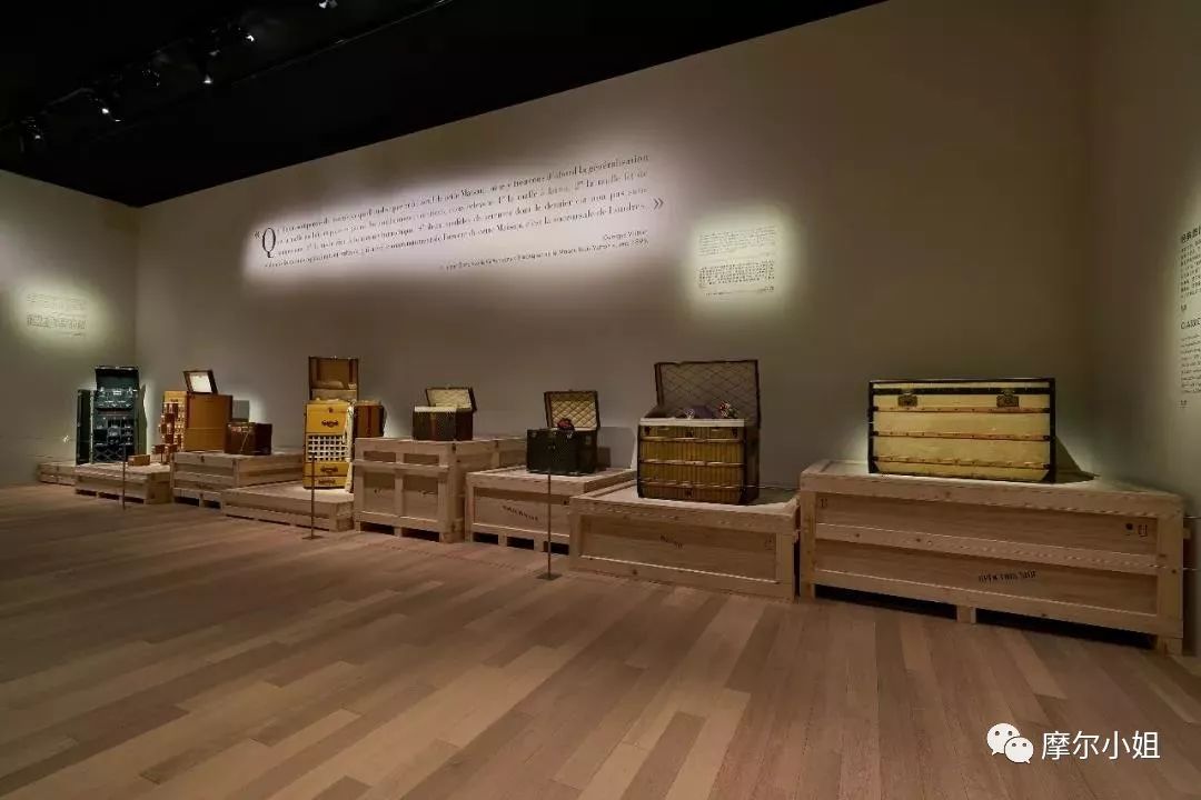 从“三傻”到“黑凤凰”，SophieTurner的成名之路原来这么坎坷？