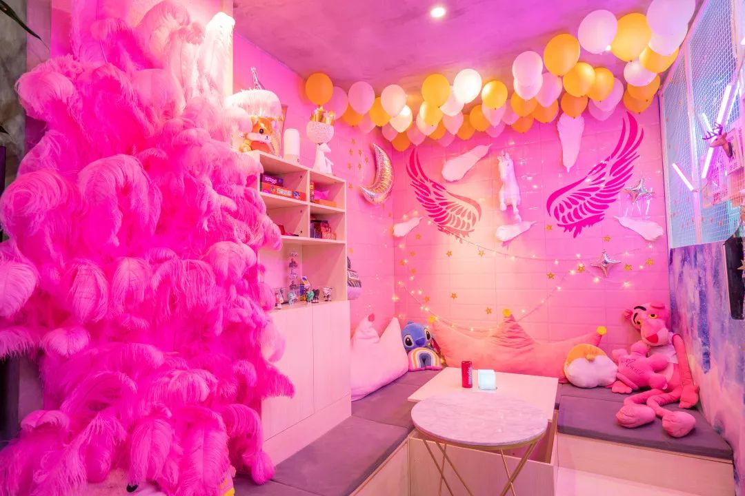 喝下一杯“星空”！探秘出片率200%的奶茶店，引众人打卡的秘密竟然是...