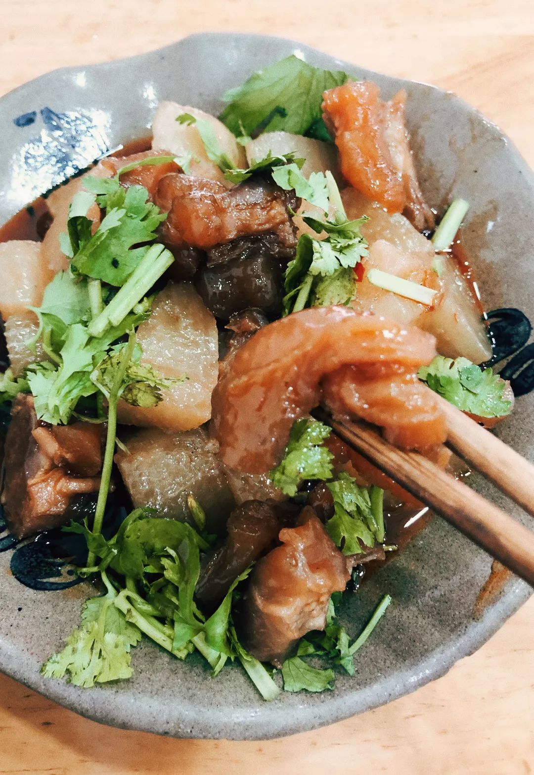 雨女有瓜|我去成都LV展出差的24小时吃成了真实的猪