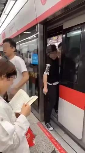 杭州地铁1号线出现故障,杭州1号线地铁停运原因