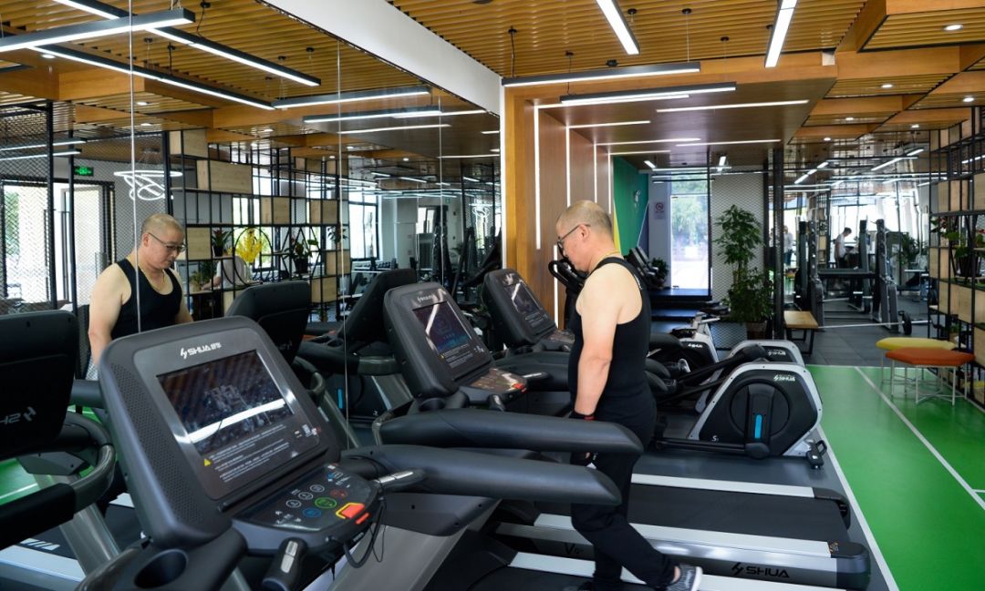 全民健身中心智能化体验,智慧社区健身中心全部开放