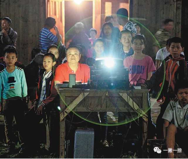 人民日报最经典的照片,人民日报年度好照片