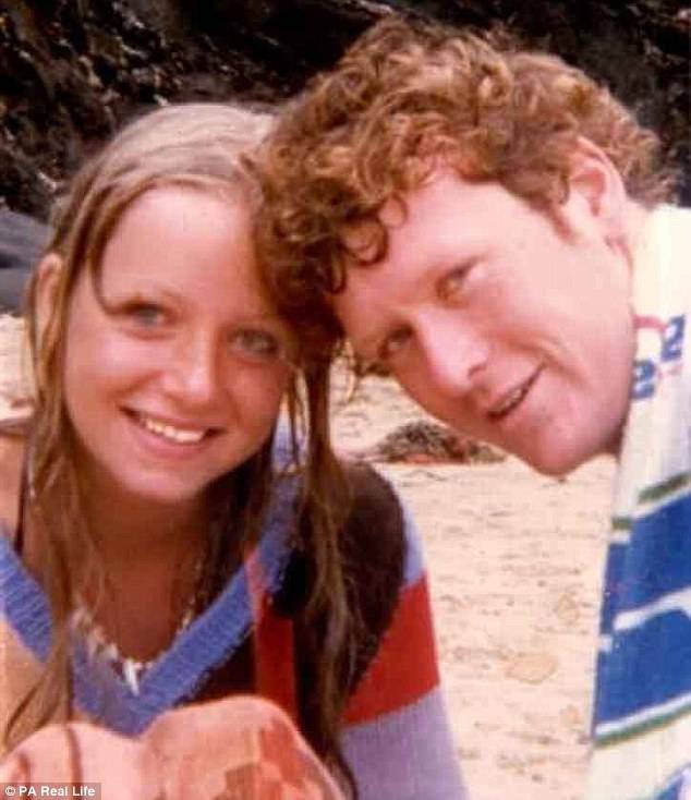 女子切除乳腺后勇敢拍“无胸”写真微笑面对