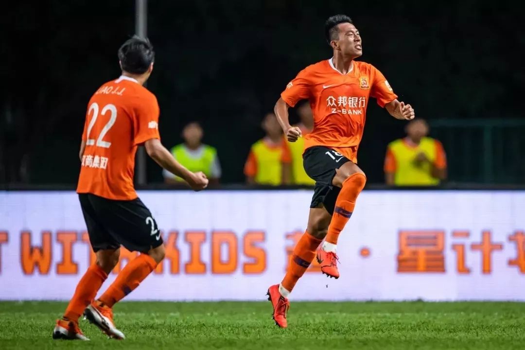 逆转夺冠震撼瞬间,武汉卓尔2:2绝平梅县铁汉