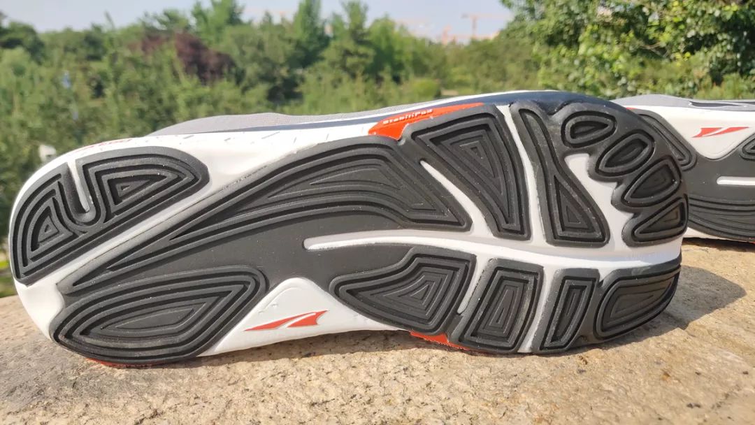 nikegravity跑鞋测评,gravity跑鞋测评