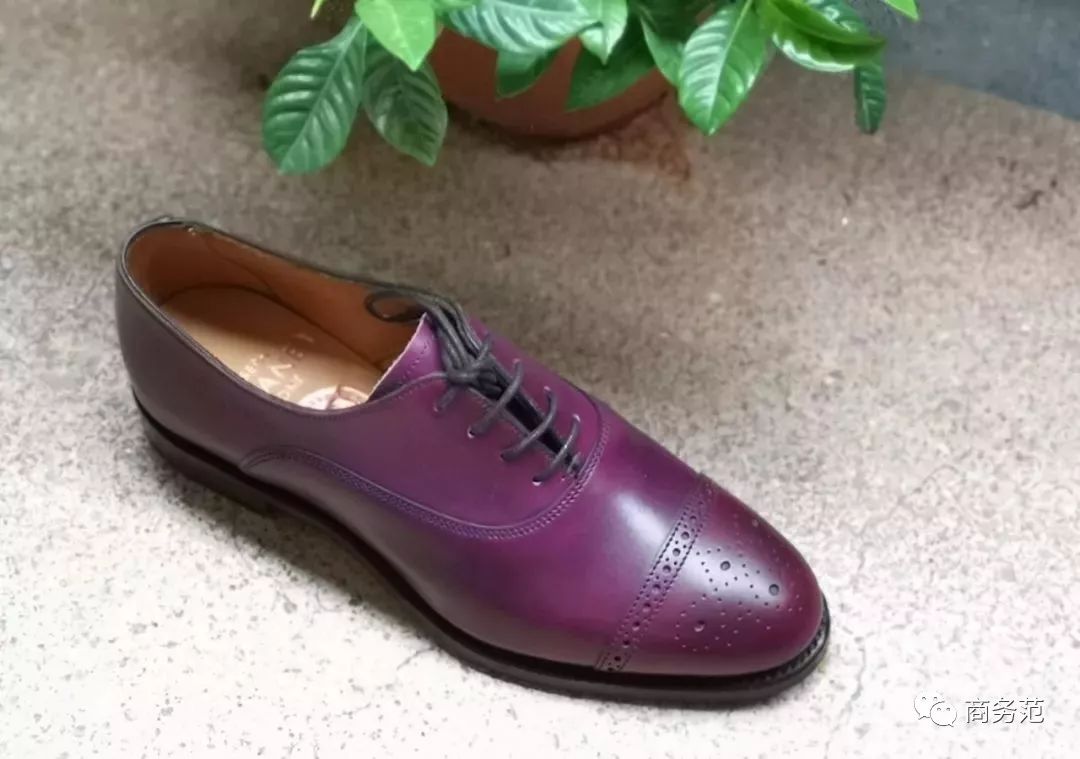 英国女王的鞋,英国女王加冕鞋子